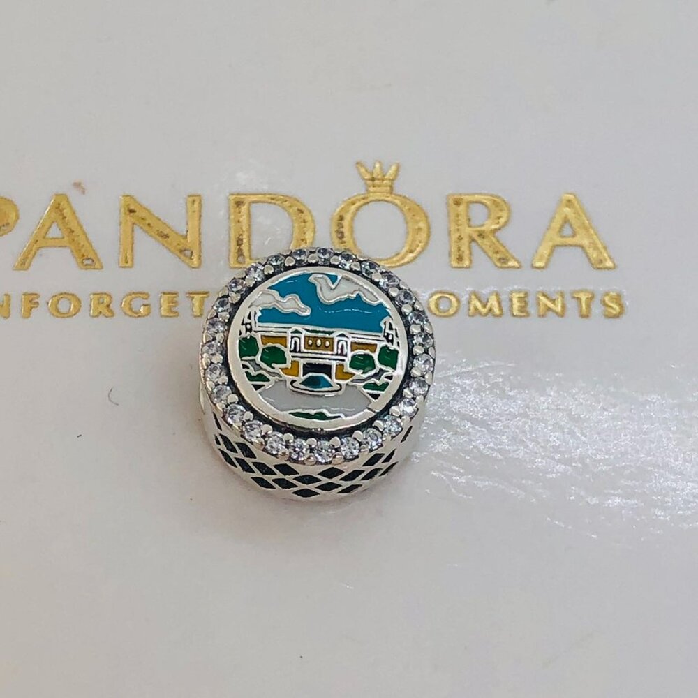 🌞📖Pandora The Hotel Hershey Hershey, Pennsylvania Exclusive Charm - Picture 1 of 4